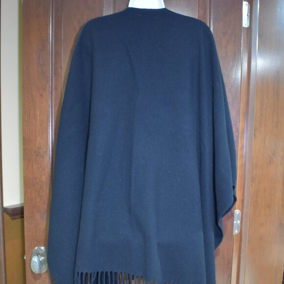 Black Cape Open Poncho Fringe Bottom One Size Cozy Fall Winter Layer - Picture 6 of 6